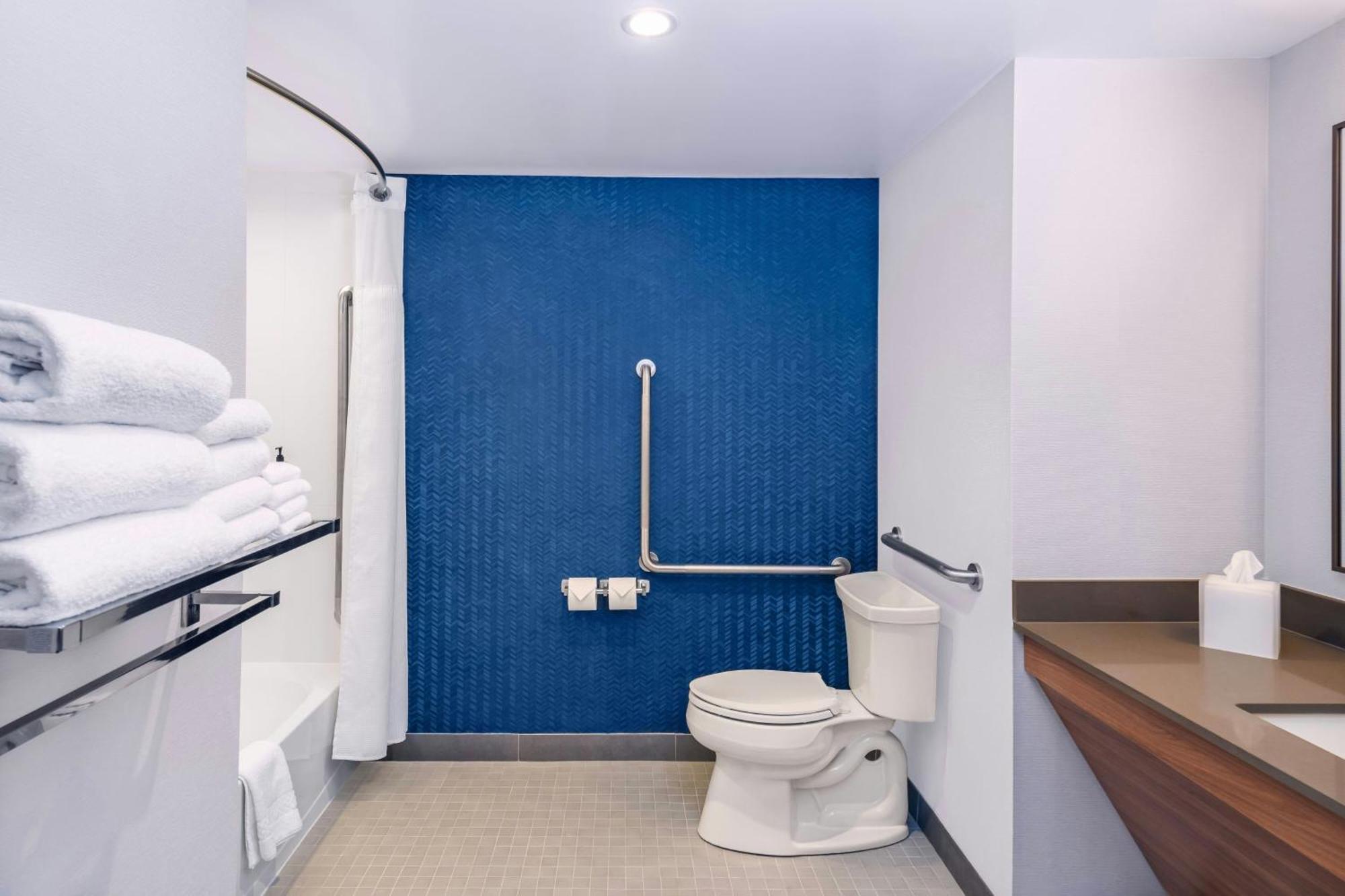 Fairfield By Marriott Inn & Suites Gravenhurst Muskoka ภายนอก รูปภาพ