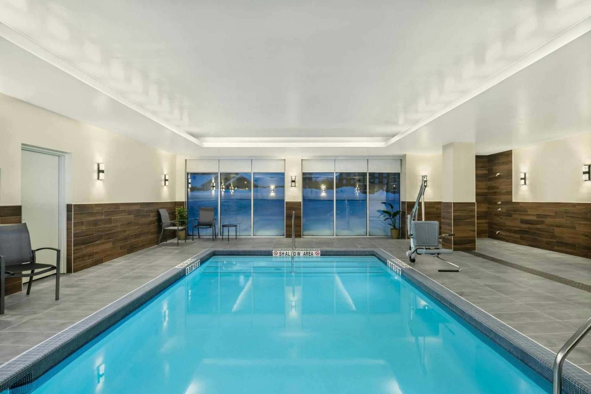 Fairfield By Marriott Inn & Suites Gravenhurst Muskoka ภายนอก รูปภาพ