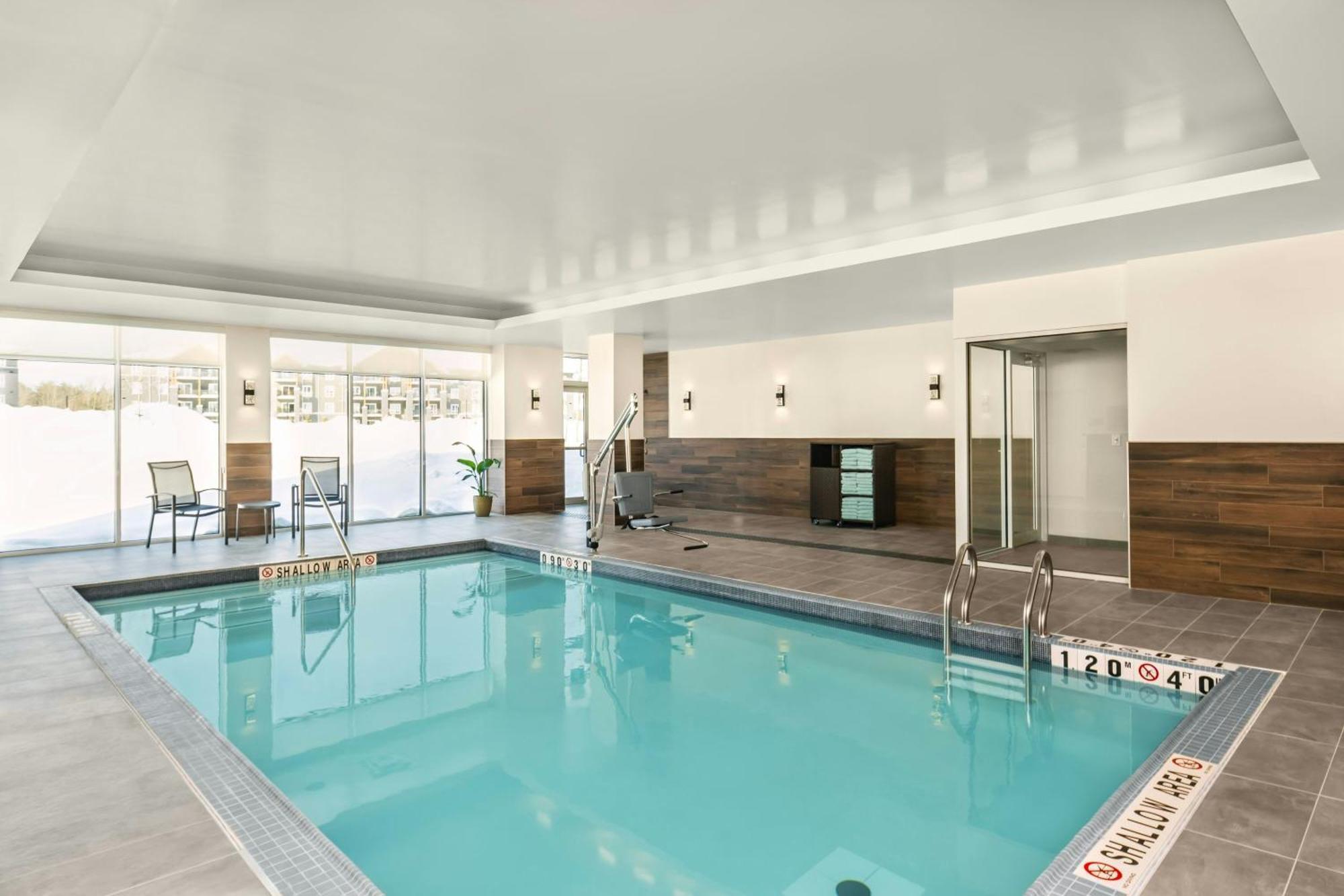 Fairfield By Marriott Inn & Suites Gravenhurst Muskoka ภายนอก รูปภาพ